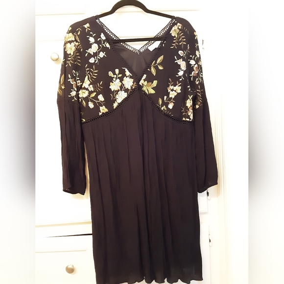 Black boho long-sleeved embroidered dress by J Gee size XL - Picture 1 of 3